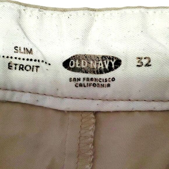 Old Navy Slim Fit Flat Front Khaki Shorts - Picture 8 of 9
